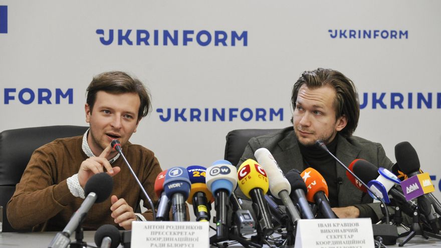 Ivan Kravtsov y Anton Rodnenkov durante la rueda de prensa celebrada el martes en Kiev, Ucrania.