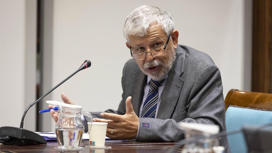 Guillermo Morales, catedrático de Geografía Humana: la sobrecarga de población en Canarias "es incontestable" y "aterra"