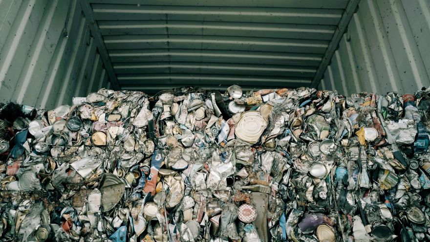 Contenedor de basura. Informe Trópico.