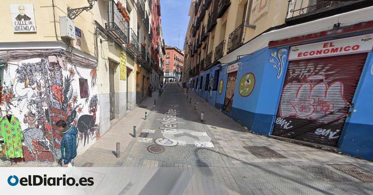 Un hombre pierde cuatro dedos en Lavapiés al explotar el material que manipulaba