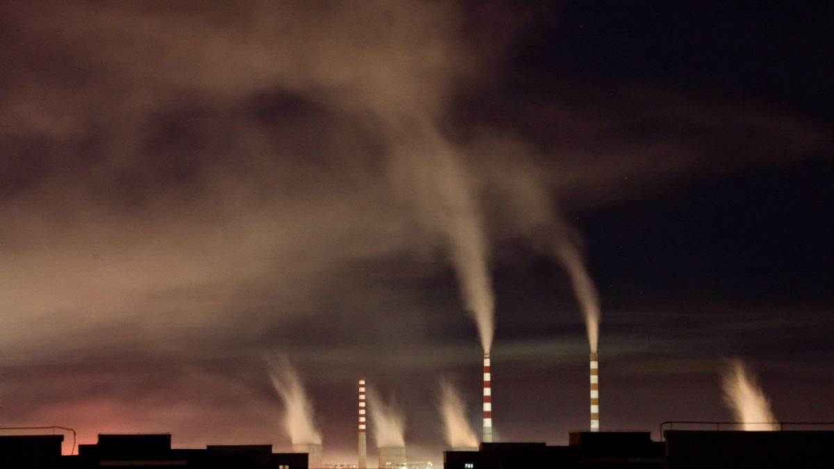 El PP vota con la ultraderecha en el Parlamento europeo contra la reducción de emisiones en 2040