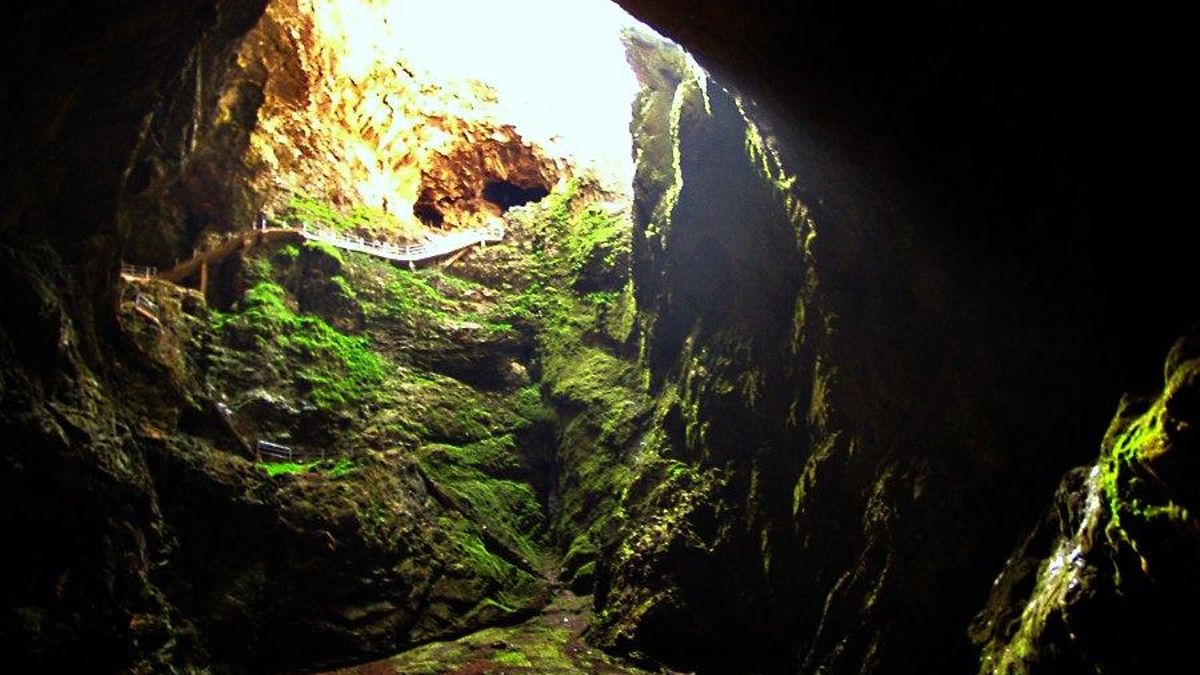 A la riqueza geológica de Friouato se suma un profundo legado de mitos y tradiciones orales que han florecido en la cultura popular de la región