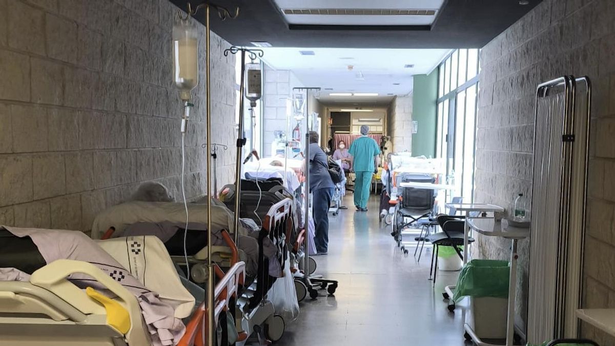 La saturación en las Urgencias del Insular y del Dr. Negrín "es un problema estructural": "No se puede tolerar más"