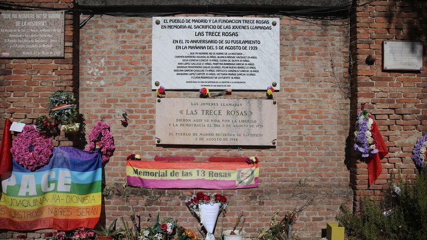 Tumba 13 rosas homenaje 83 aniversario fusilamiento cementerio Almudena