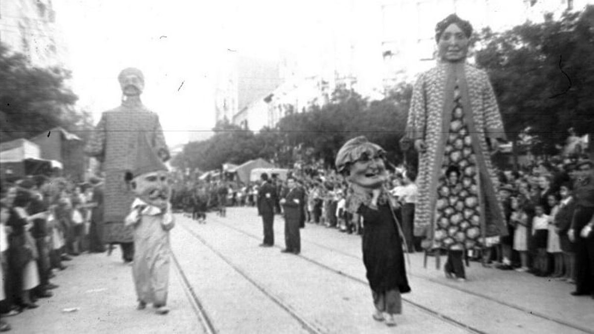 Procesión de la virgen del Carmen 1935 - Santos Yubero - cabezudos