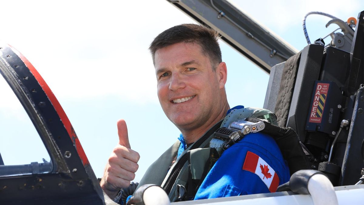 Jeremy Hansen, especialista de misión de Artemisa II y miembro de la Agencia Espacial Canadiense