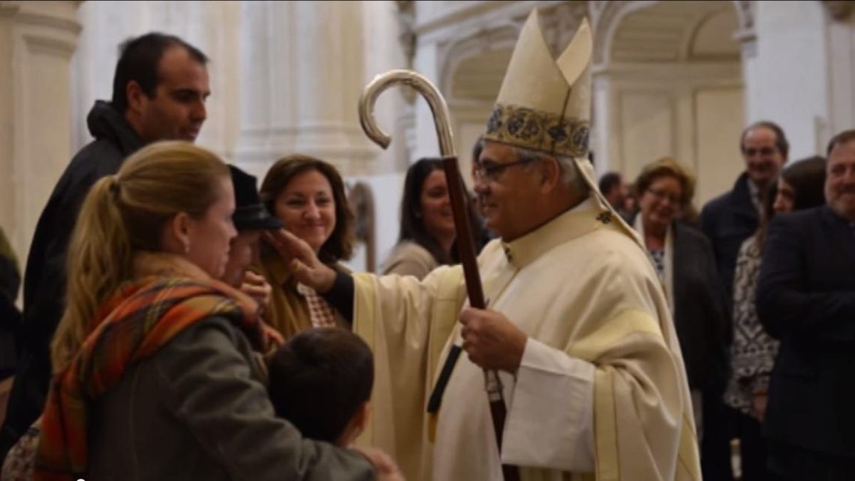Arzobispo de Granada: "Qué protegidas están ciertas especies de animales y qué poco lo está el embrión humano"
