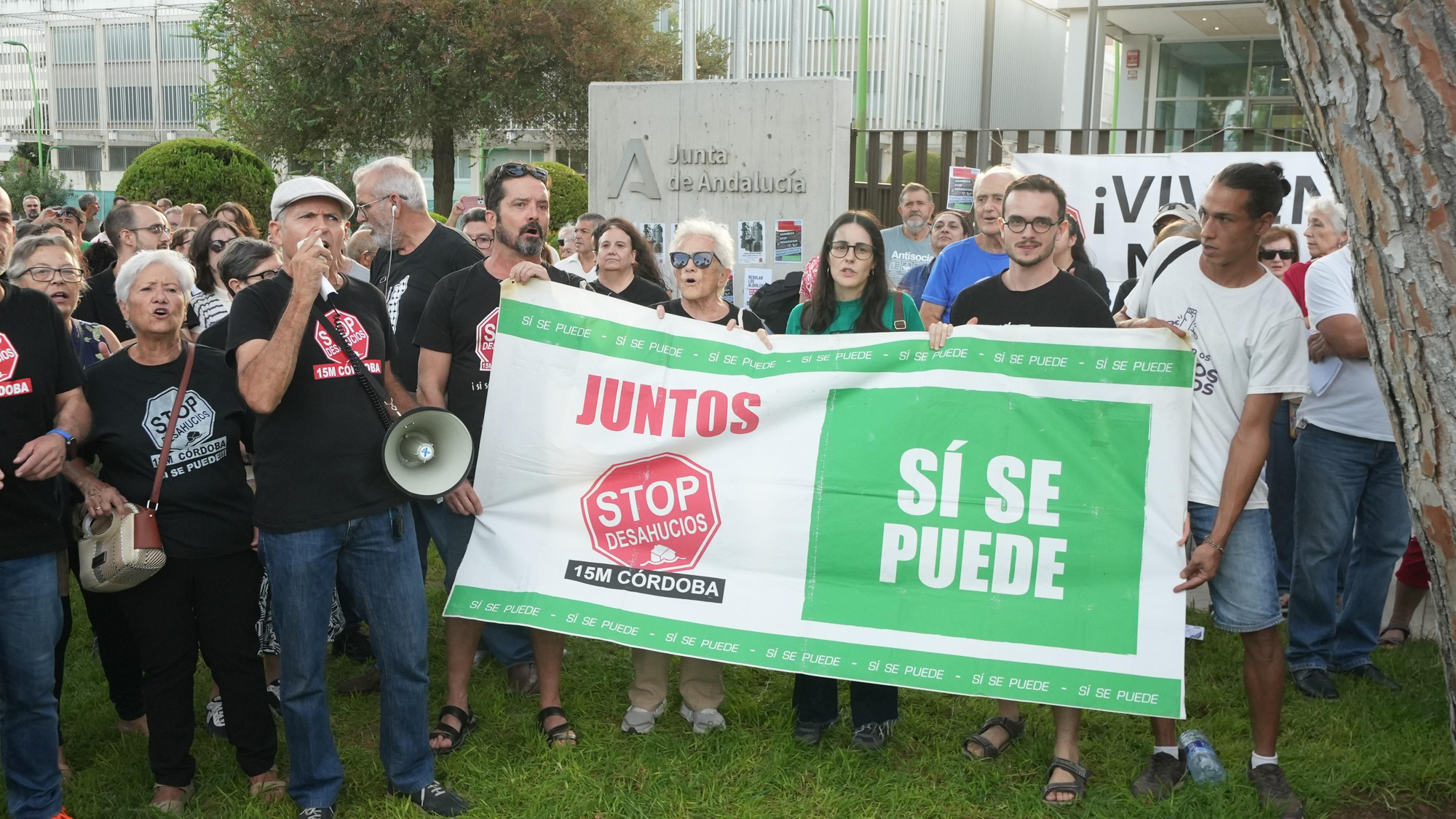 Concentración en Córdoba por la vivienda tras el desahucio de Maricarmen