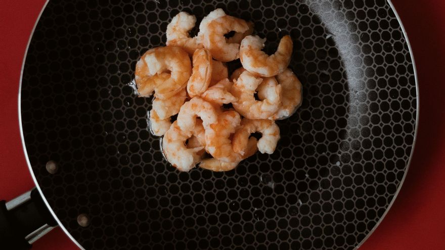 Las gambas combinan muy bien con el sabor ahumado de las berenjenas asadas