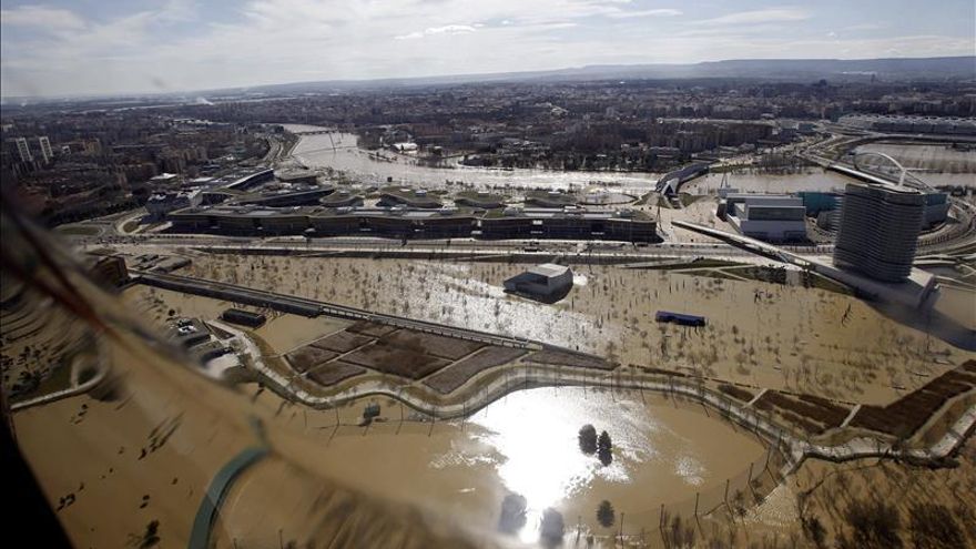 Continúa el achique de agua del foro romano de Zaragoza
