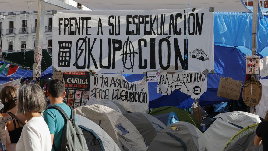 El Tribunal Superior de Madrid rechaza la petición de Ayuso de desalojar la acampada de Sol