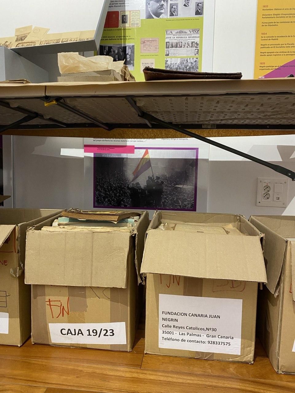 Documentos traídos de París a la Fundación Juan Negrín de Las Palmas de Gran Canaria.