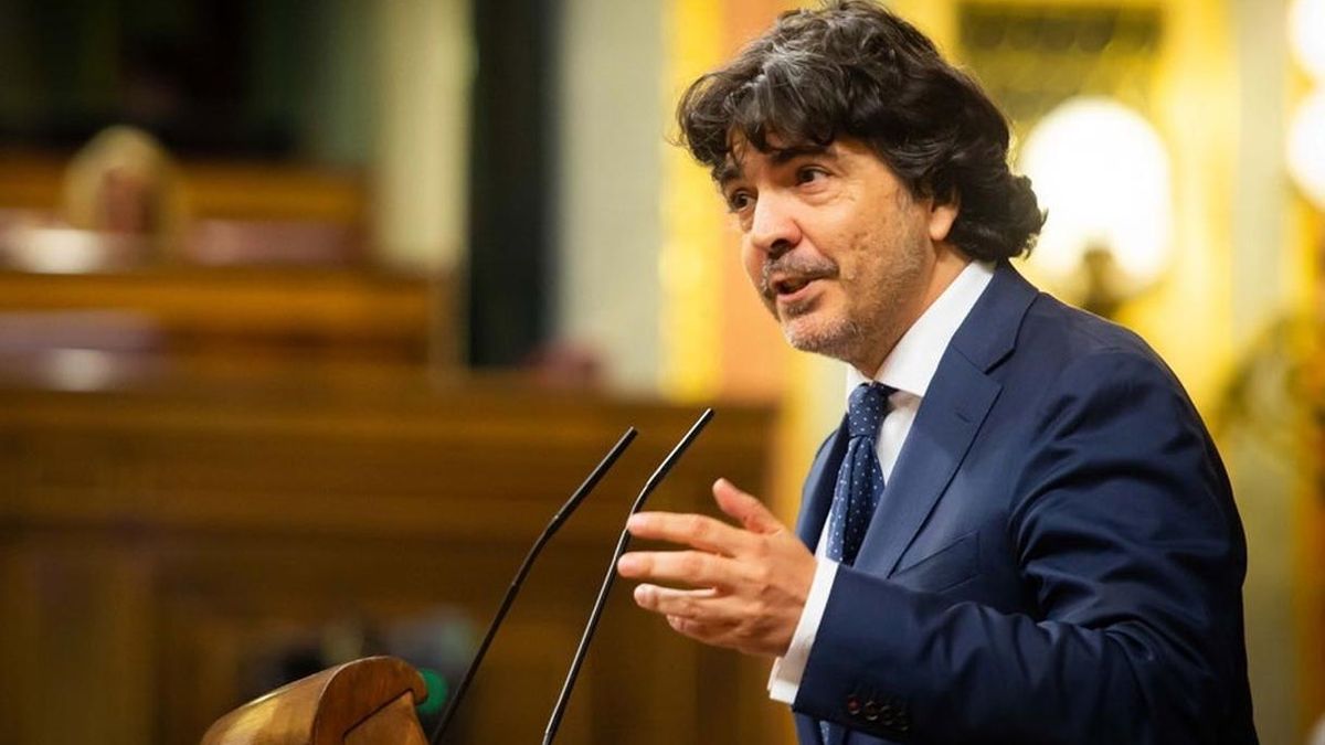 El PP acusa a Podemos de querer "colonizar" con afines las Direcciones Generales y darles "alcance ideológico"