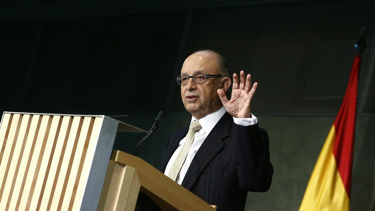 Montoro cree que el 'ladrillo' es "vital" y garantiza su apoyo a medidas que estimulen la actividad