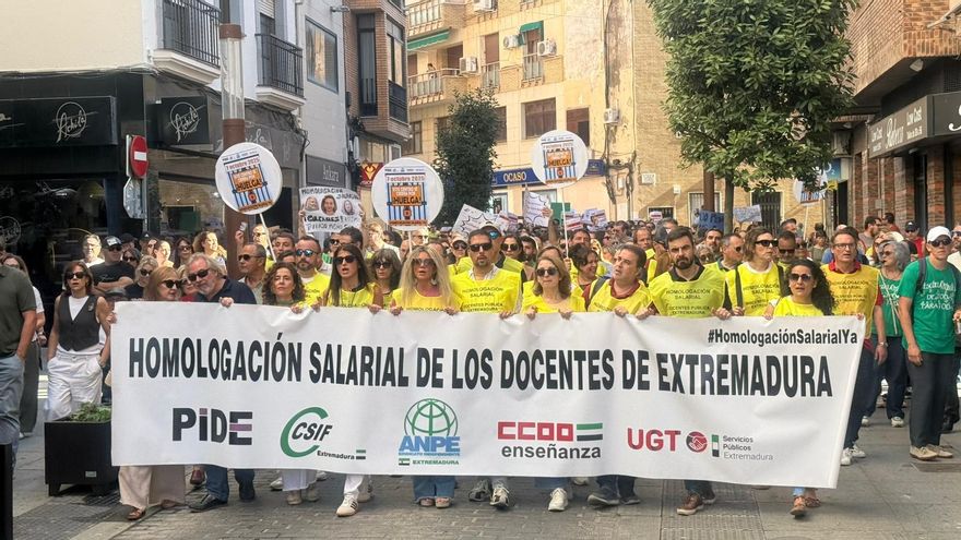 Los sindicatos cifran en un 80% el seguimiento de la huelga docente, pero Educación lo rebaja al 42%