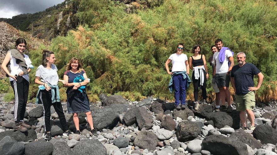 Visita a la playa de callaos de la desembocadura del barranco de San Juan de Puntallana.