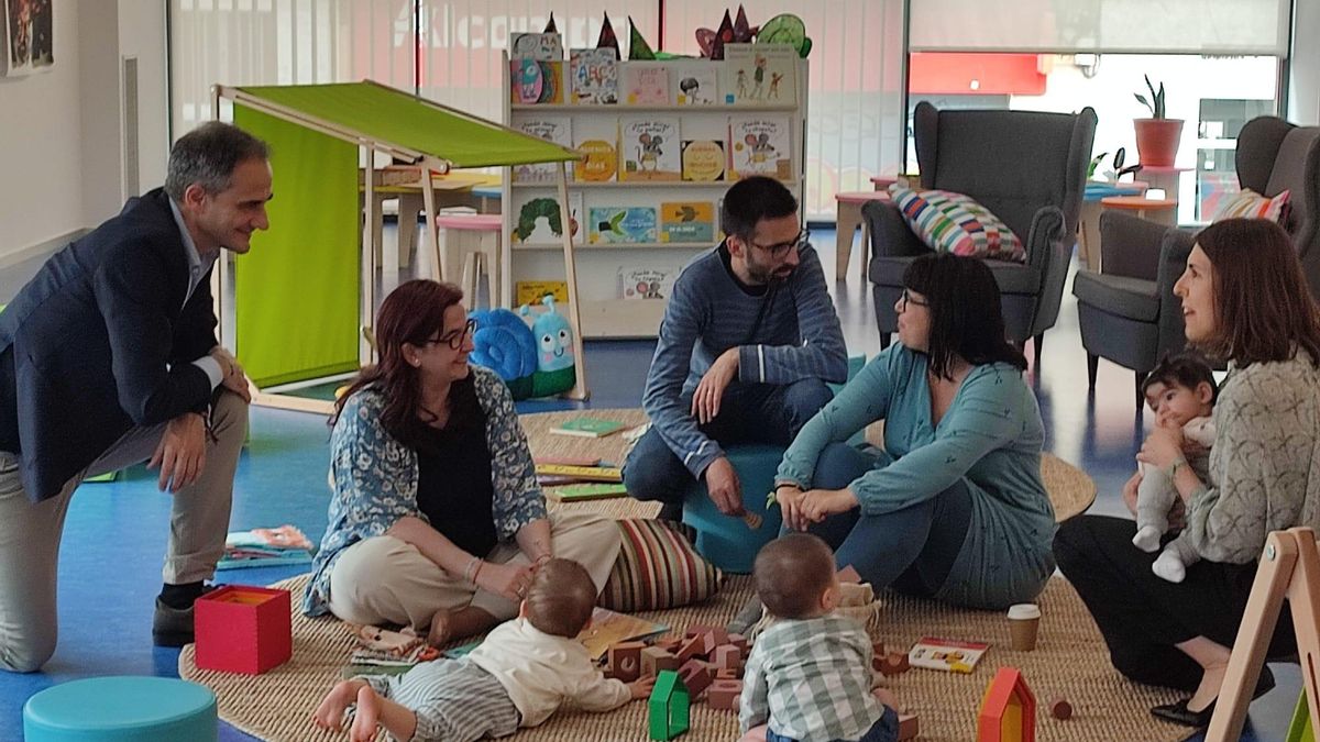 Bebés lectores: la Biblioteca Rafael Azcona estrena una 'Bebeteca' de 0 a 3 años