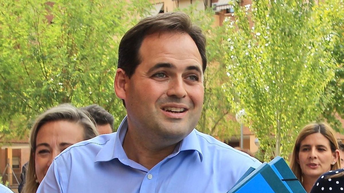 Dejar de "maltratar a empleados públicos" y "corregir déficit sanitario", entre las propuestas de Núñez si es presidente