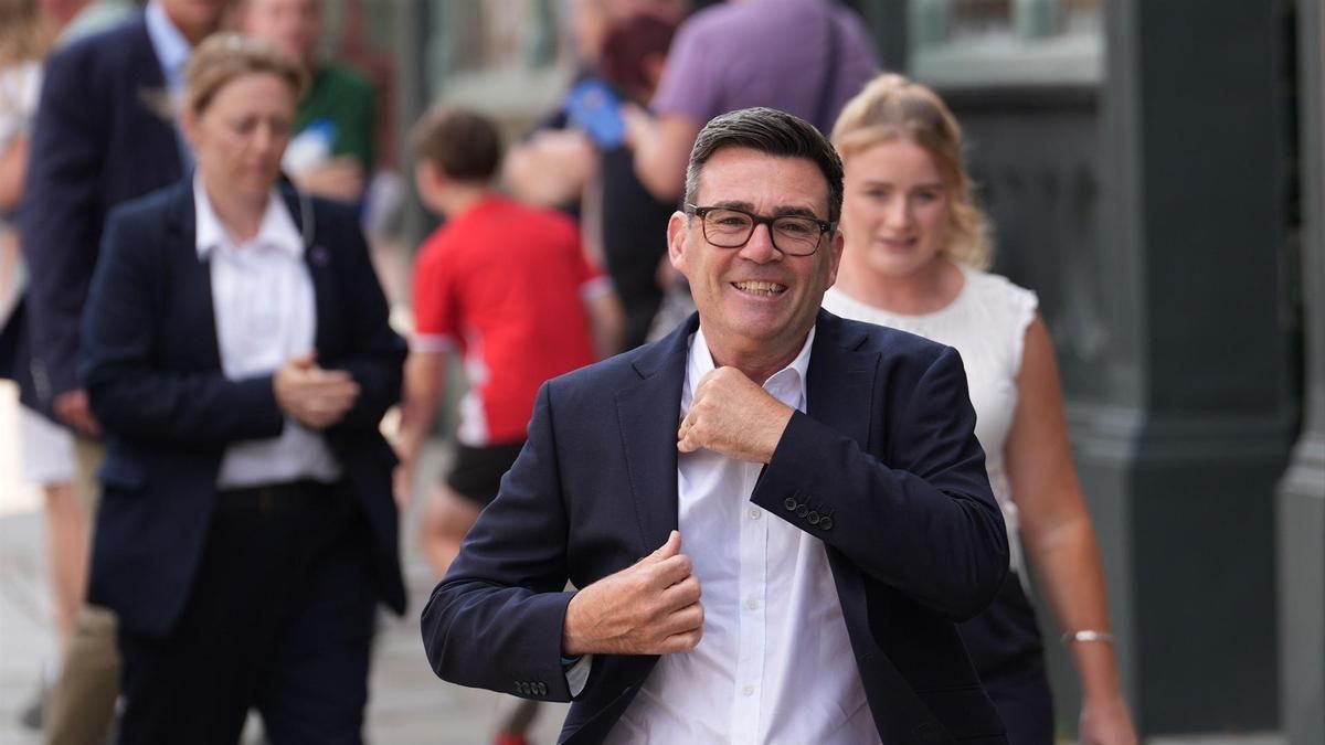 A por el séptimo… Andy Burnham asume este lunes el cargo de primer ministro del Reino Unido