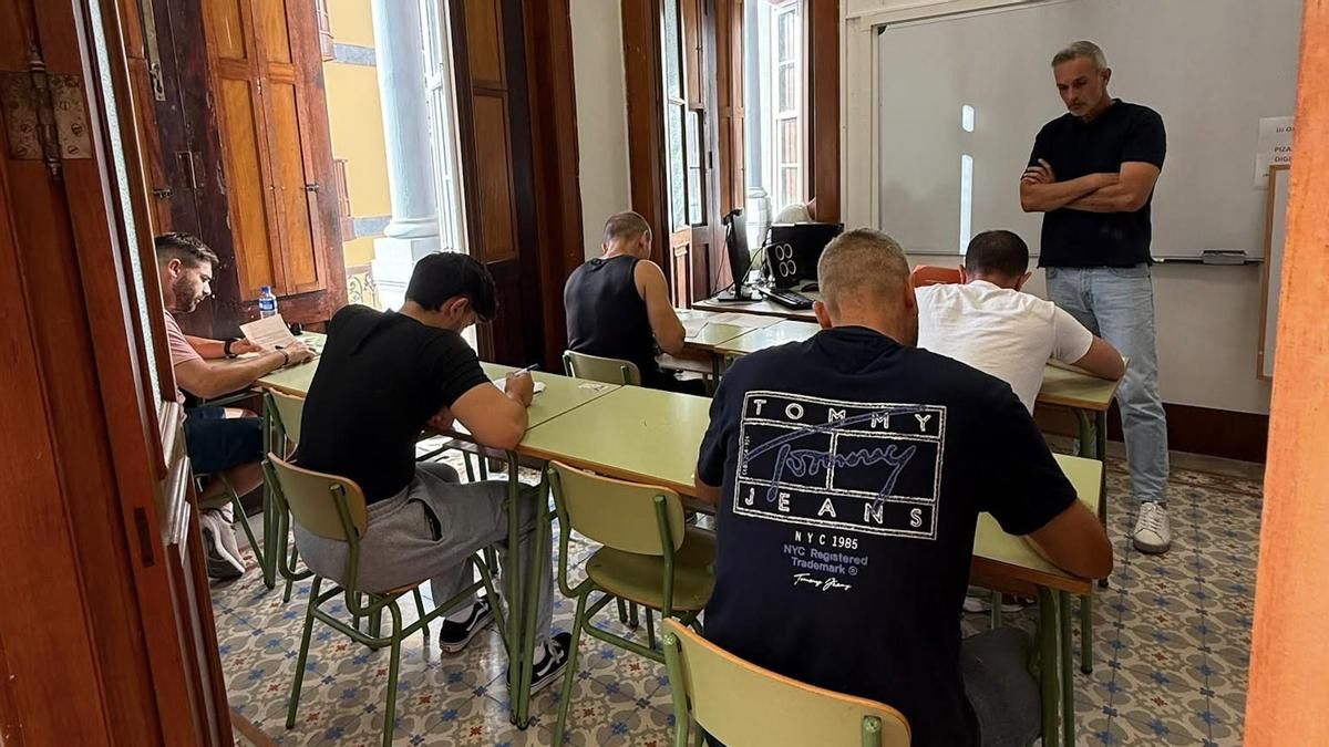 50 aspirantes a 4 plazas de Policía Portuaria de Santa Cruz de La Palma realizan las pruebas selectivas