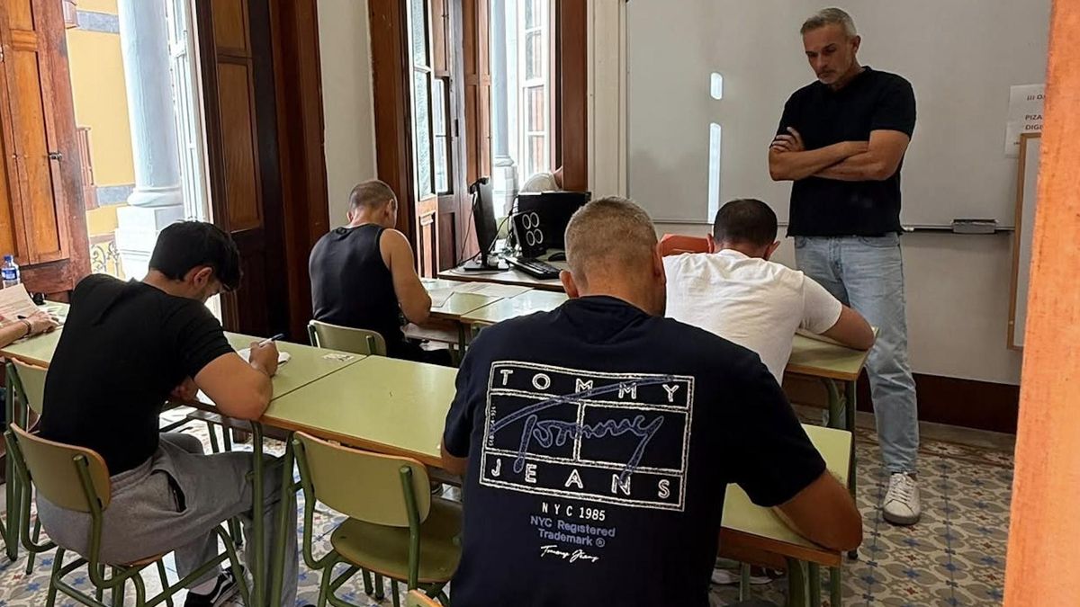 50 aspirantes a 4 plazas de Policía Portuaria de Santa Cruz de La Palma realizan las pruebas selectivas