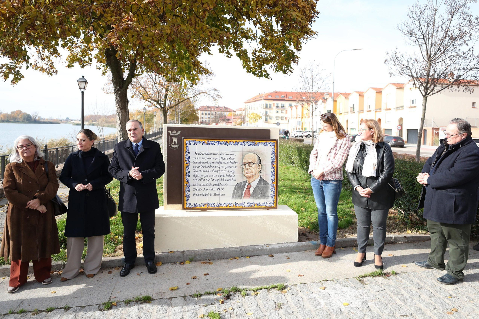 Mural cerámico de Camilo José Cela.
