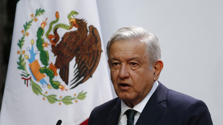 López Obrador exhibe triunfal su "fórmula única en el mundo" de gobernar