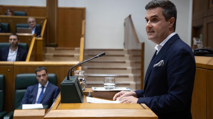 El Gobierno vasco advierte de que "no tiene sentido tener un coche 'verde' si se enchufa a una energía 'marrón'"