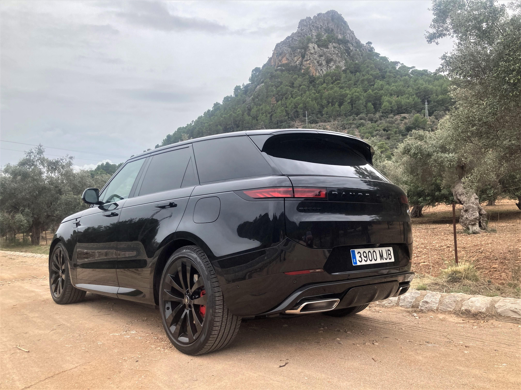 La limpieza de líneas es uno de los rasgos sobresalientes del diseño del nuevo Range Rover Sport.