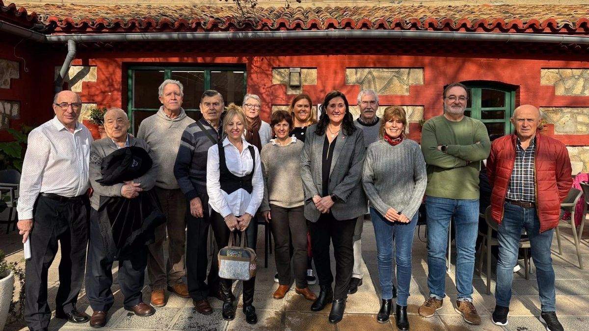 Un momento de la celebración este martes del 40 aniversario del Centro de Convivencia de Mayores Salvador Allende.