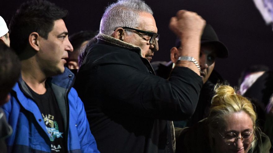 El regreso del Pata Medina: el sindicalista midió fuerzas en La Plata con un acto multitudinario