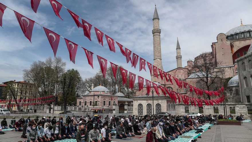 Turquía inicia su primer confinamiento total ante la fiesta por el fin del Ramadán