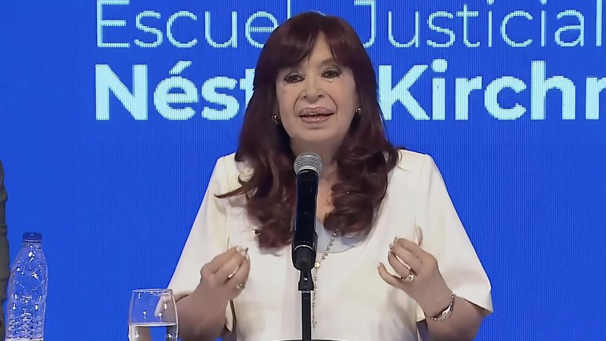 Cristina volvió a pedir que se revise el acuerdo con el FMI: "Es inflacionario"