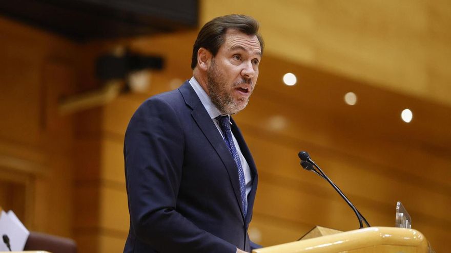 El ministro de transportes, Óscar Puente, interviene en la sesión de control al Gobierno celebrada en el Senado en el mes de diciembre.