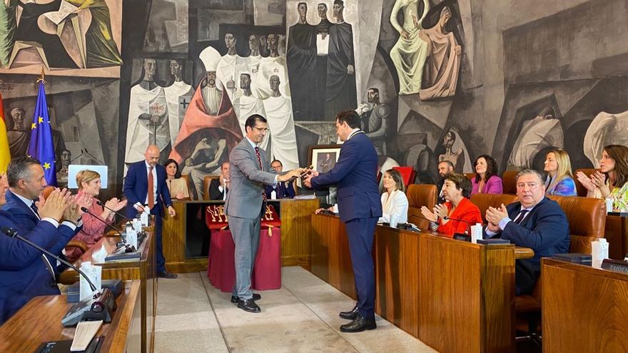 Piden un crucifijo en la constitución de la Diputación de Ciudad Real que gobernarán PP y Vox