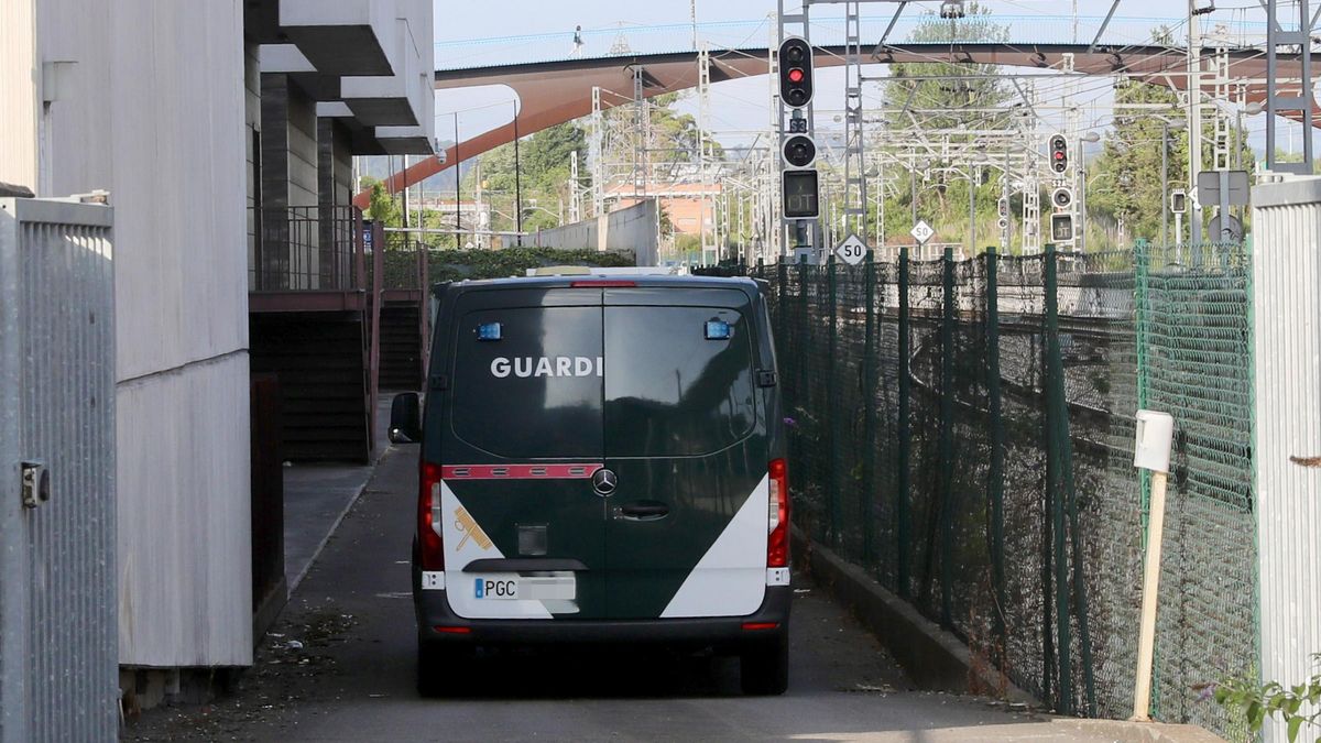 El detenido llegó a las dependencias judiciales esta mañana en un furgón policial.