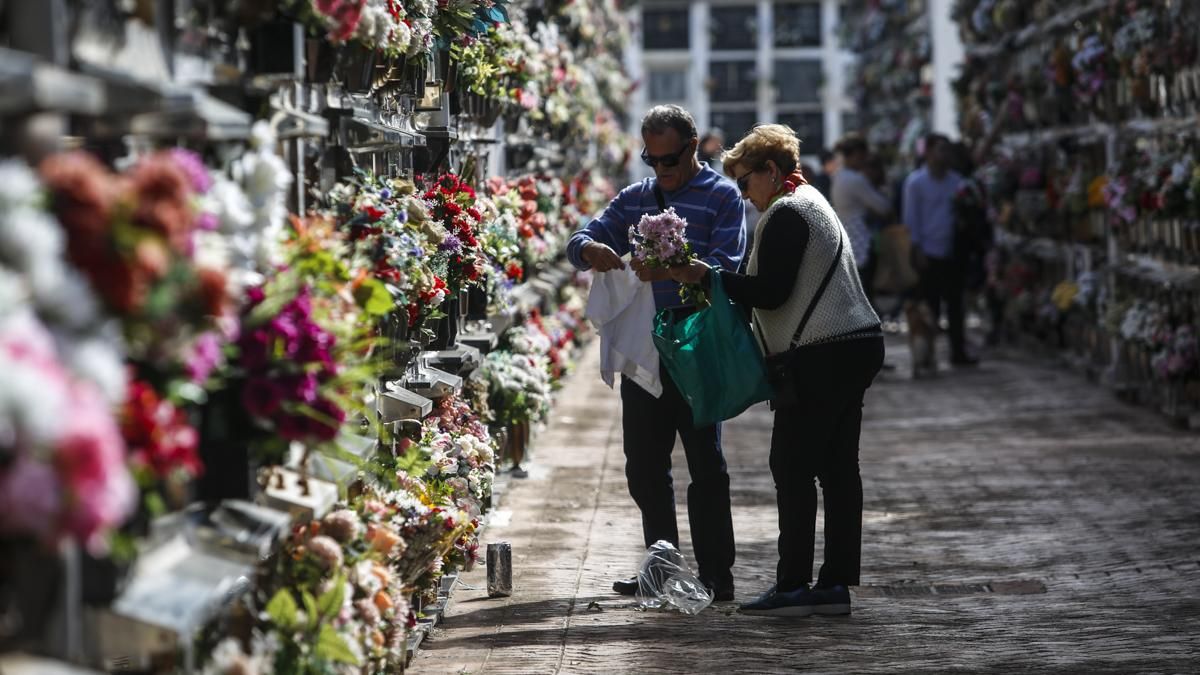 Día de Todos los Santos en el cementerio de San Rafael