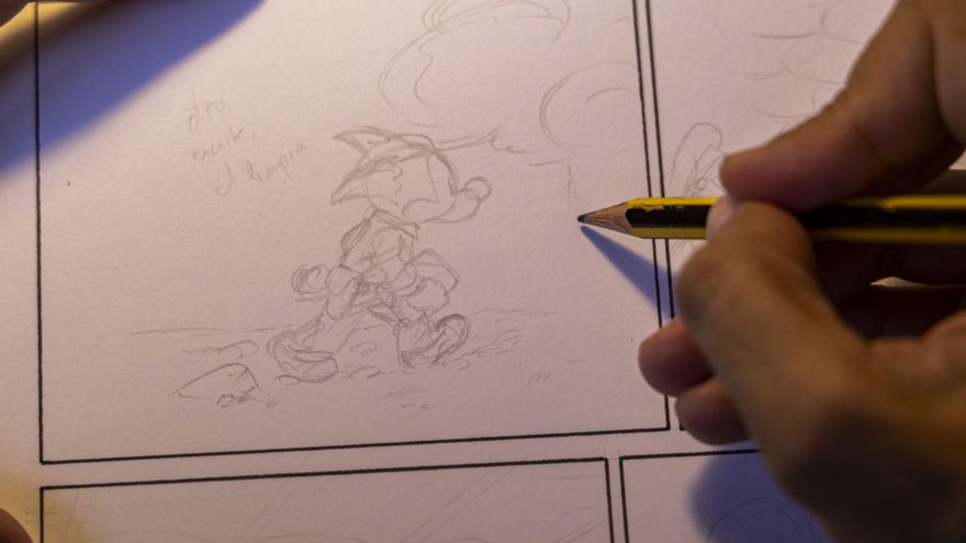 Por debajo del salario mínimo y por encima de las 40 horas semanales: la precariedad del cómic español