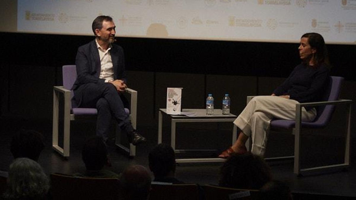 Ignacio Escolar y Ángeles Caballero en las IV Jornadas de Periodismo elDiario.es Cantabria.