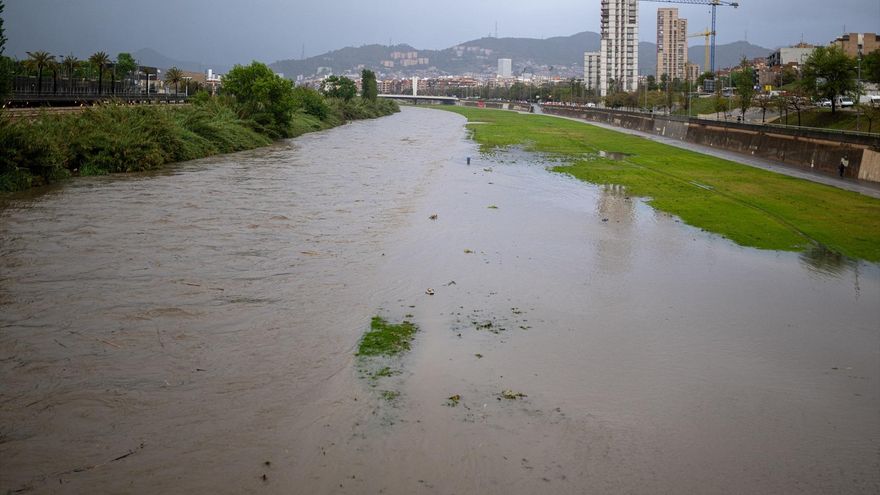 El día más lluvioso en dos años y medio en Catalunya da oxígeno a los embalses