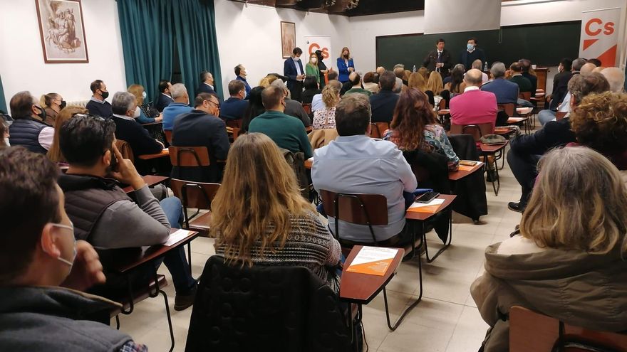 El coordinador autonómico de Cs y vicepresidente de la Junta de Andalucía, Juan Marín, ha mantenido un encuentro con afiliados en Granada.