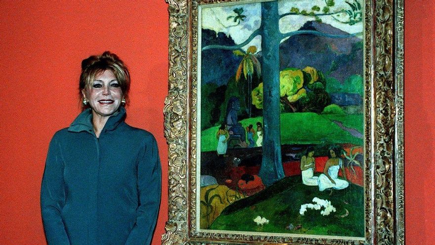 La baronesa Carmen Cervera posa ante el cuadro de Paul Gauguin 'Mata Mua'