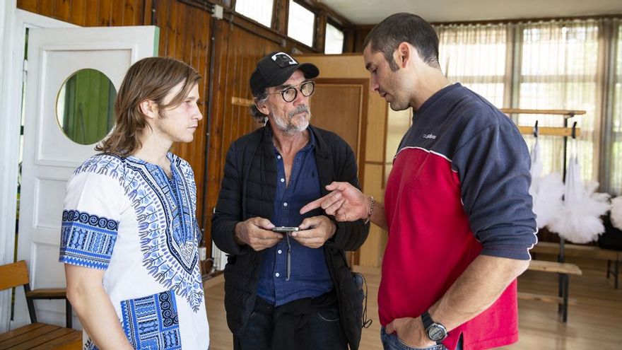 Emilio Palacios, junto a Álex García en el rodaje de 'El Inmortal'