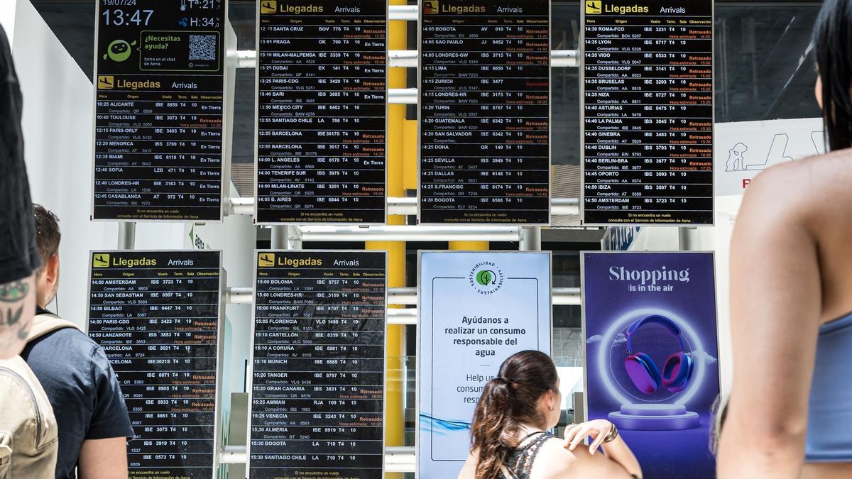 Pantallas  de vuelos en el aeropuerto Madrid-Adolfo Suárez.