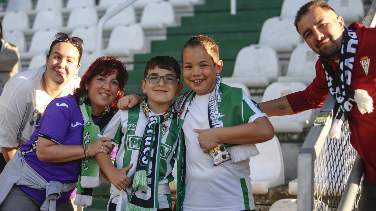 Grada Blanquiverde del Córdoba CF - CD Mirandés