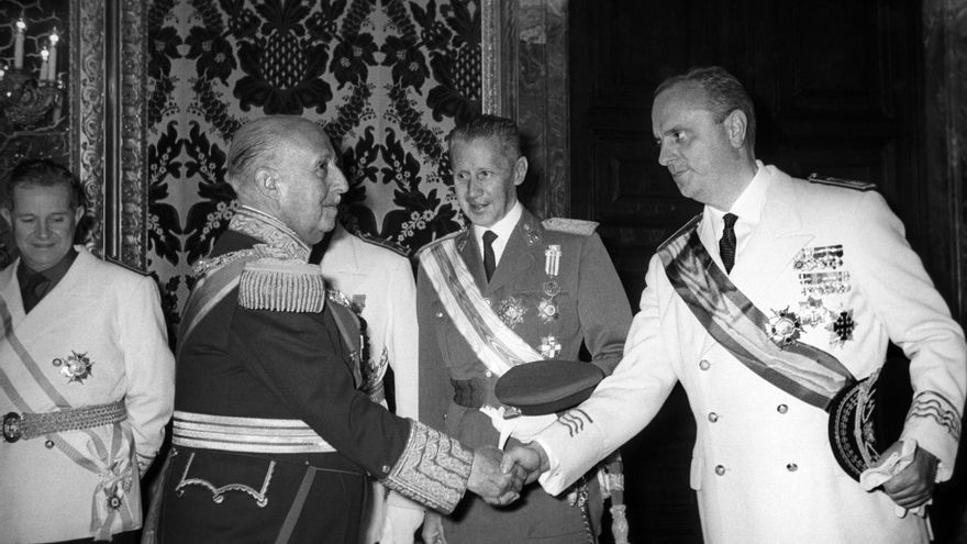 Fraga, perseguido por su pasado franquista: ex presos políticos exigen a los ayuntamientos que le retiren honores