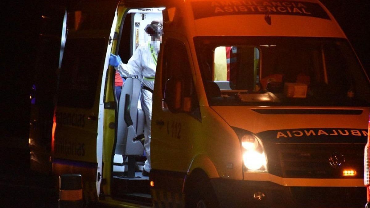 Asistencia sanitaria tras un accidente de tráfico en la provincia, imagen de archivo.