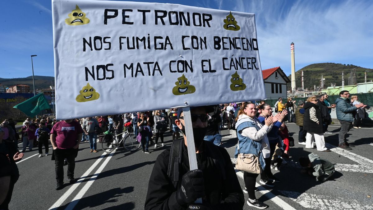 Las instituciones prometen mejorar las alertas a la población ante incidencias en la refinería de Petronor