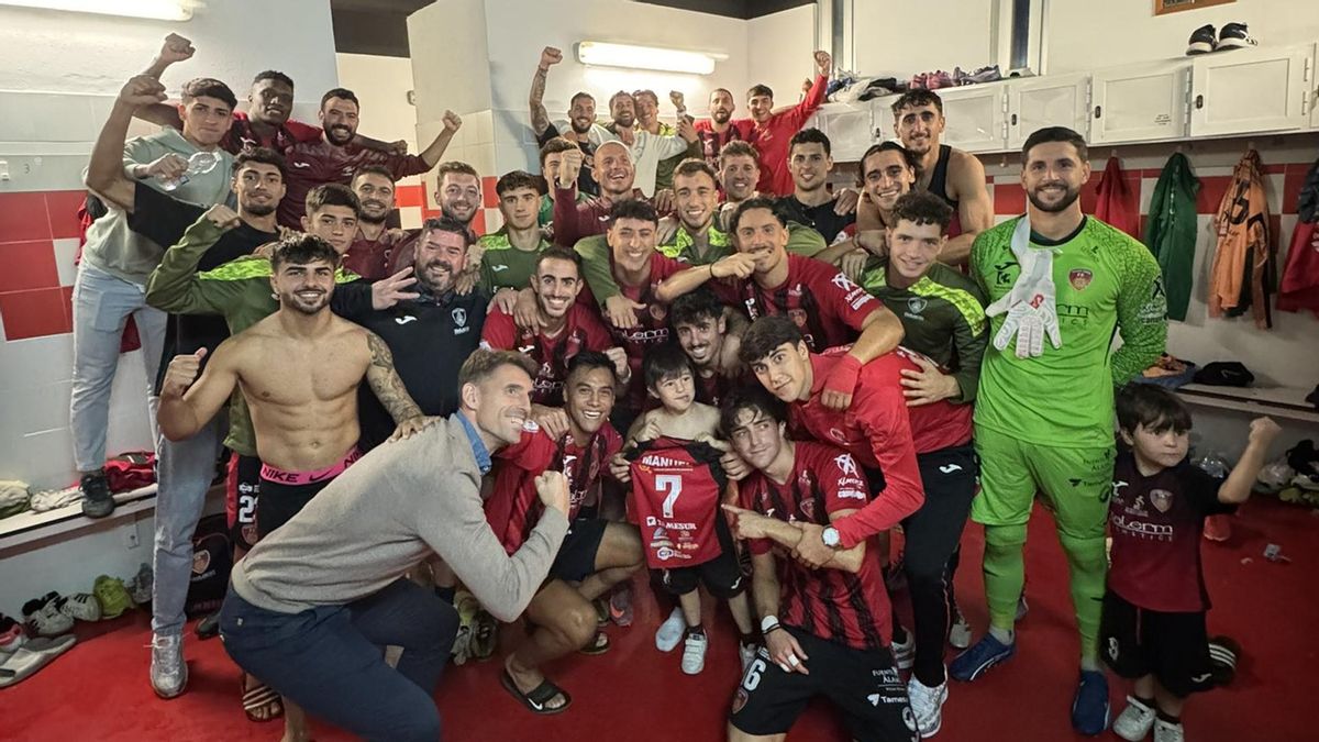 El Salerm Puente Genil no falla tras la Copa y el 'tridente' cordobés asalta el 'play off' de Tercera RFEF