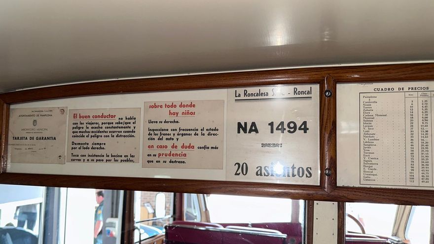 Cartelería original de los años 50-60 del autobús